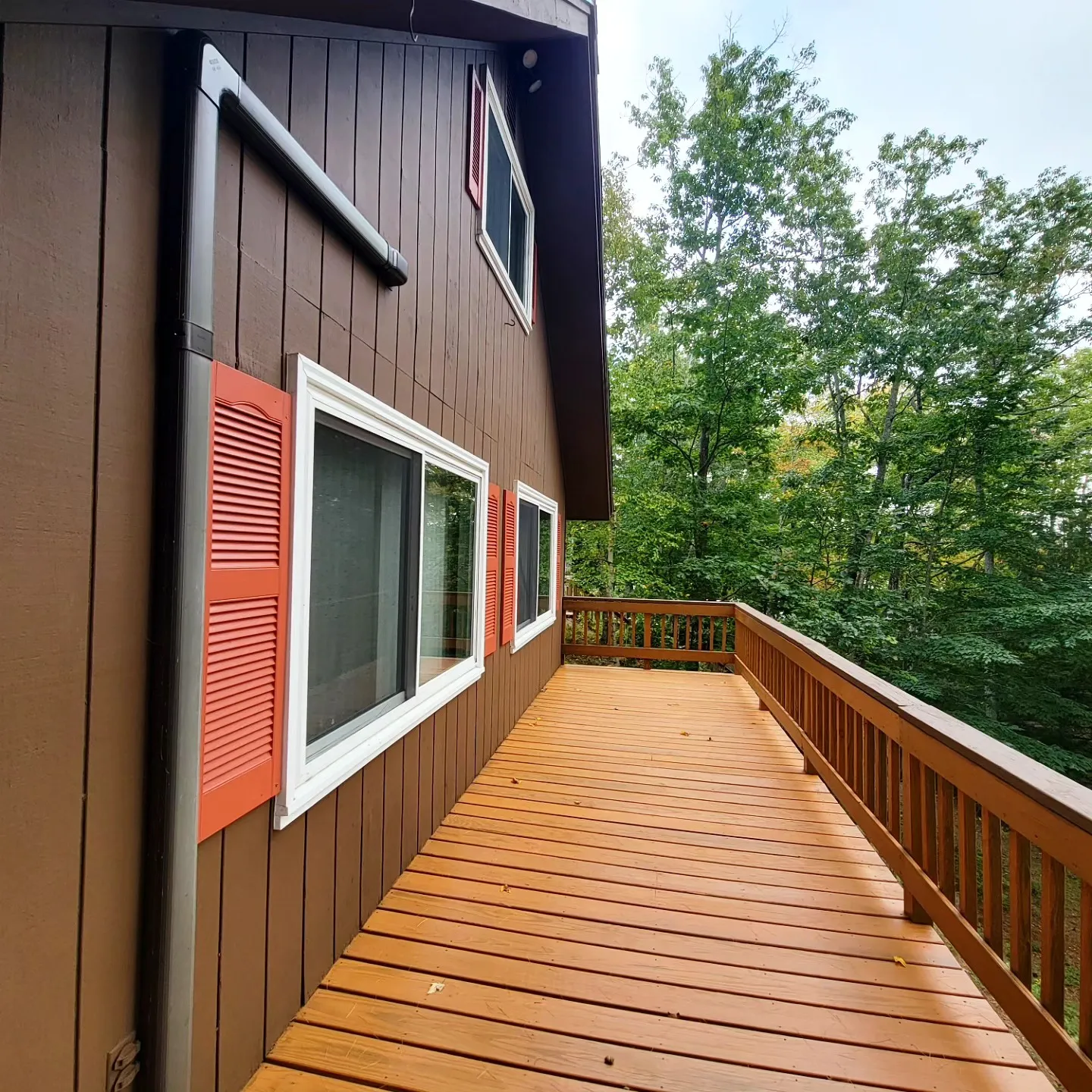 Close-up of exterior brushwork on Maine clapboard
